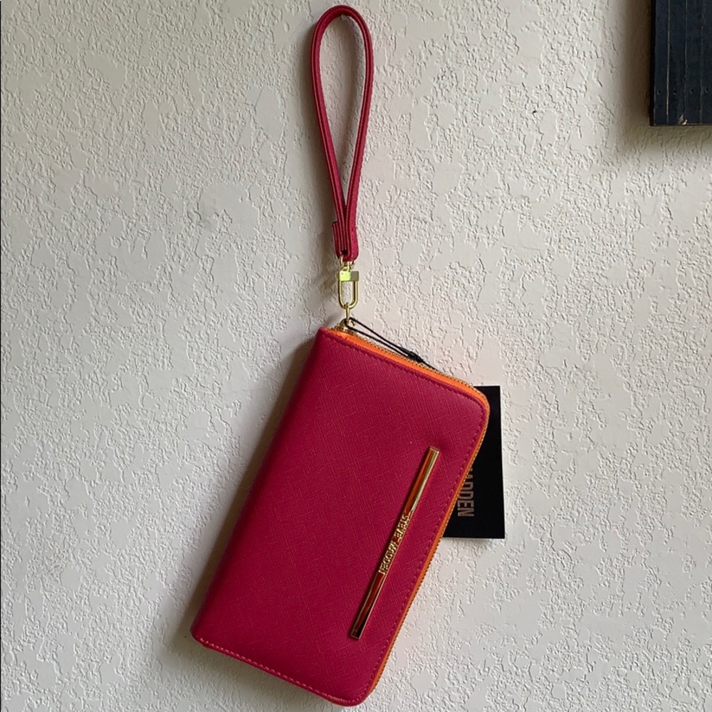 NWT Steve Madden Clutch